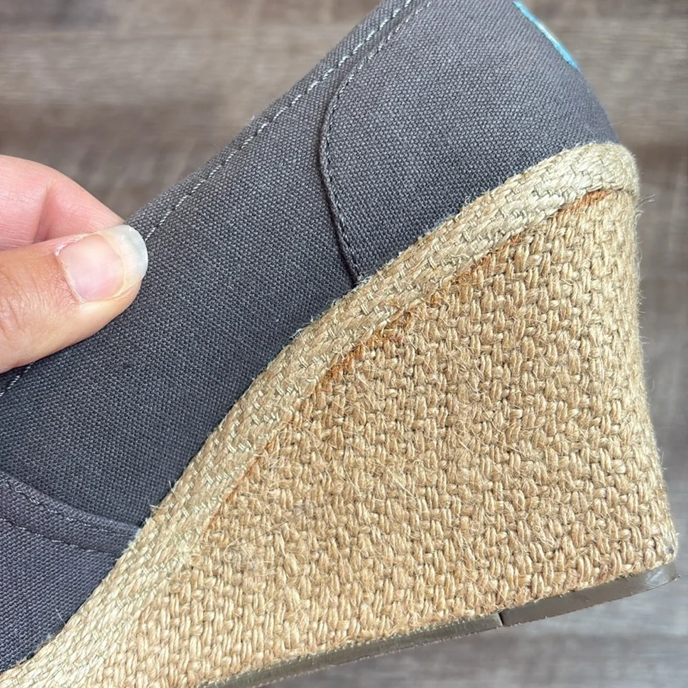TOMS Calypso Wedge Canvas Sandals Women’s 10 Grey Peep Toe Espadrille Heels